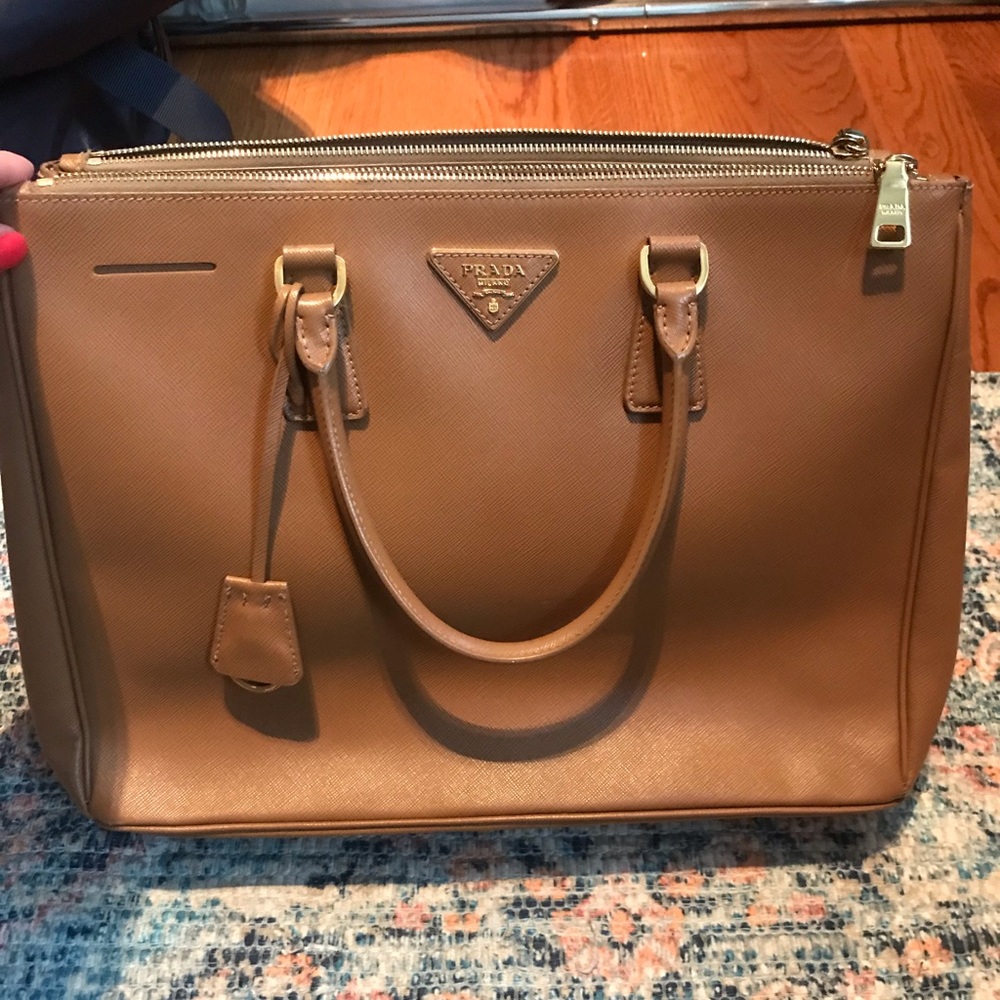 Prada Saffiano Large Galleria Tote